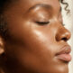 Hydrafacial ou peeling doux : quelle solution pour exfolier en douceur ?